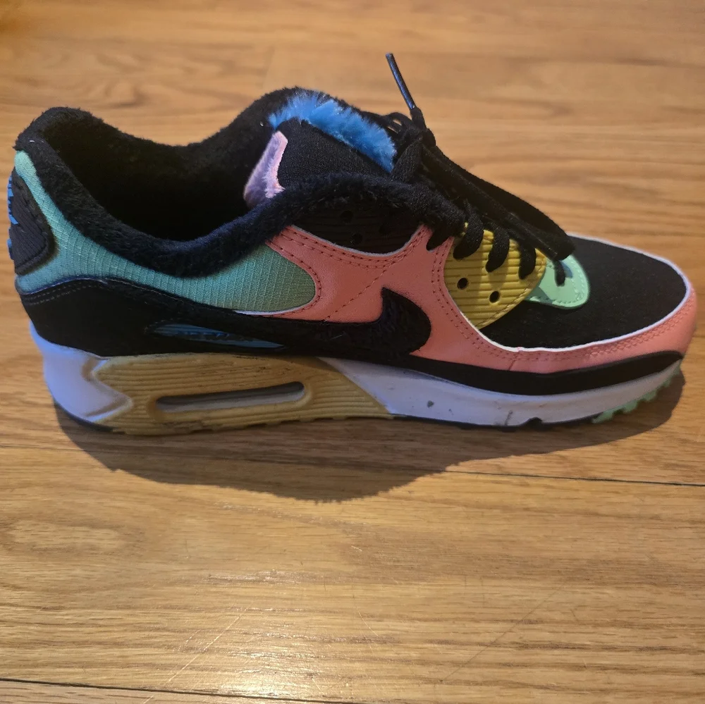 Nike Air Max 90 Sneakers - Picture 4 of 9